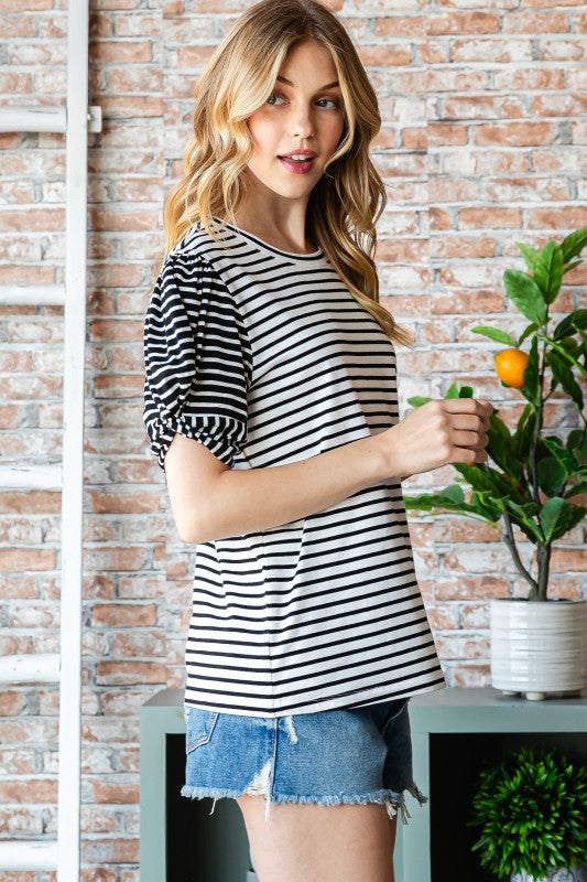 SCOOP NECK KNIT TOP WITH  CONTRA TWISTED SLEEVES